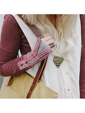 Free People We the Free v-neck Thermal Elaborate Cuff long-sleeve tee size XS